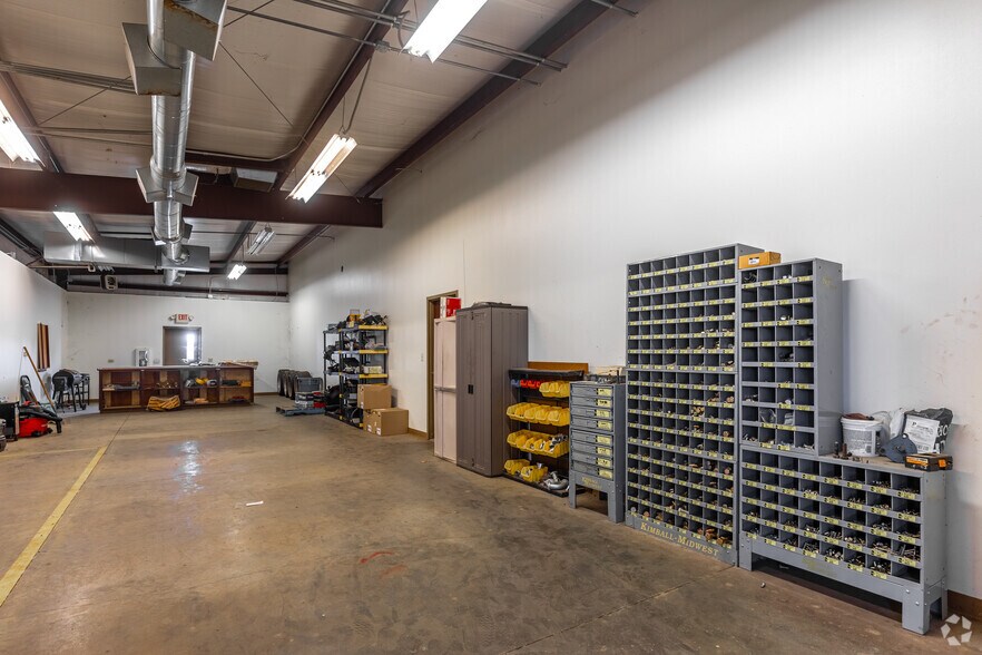 More Photos Of 851 W Harrison Rd, Longview Service For Lease