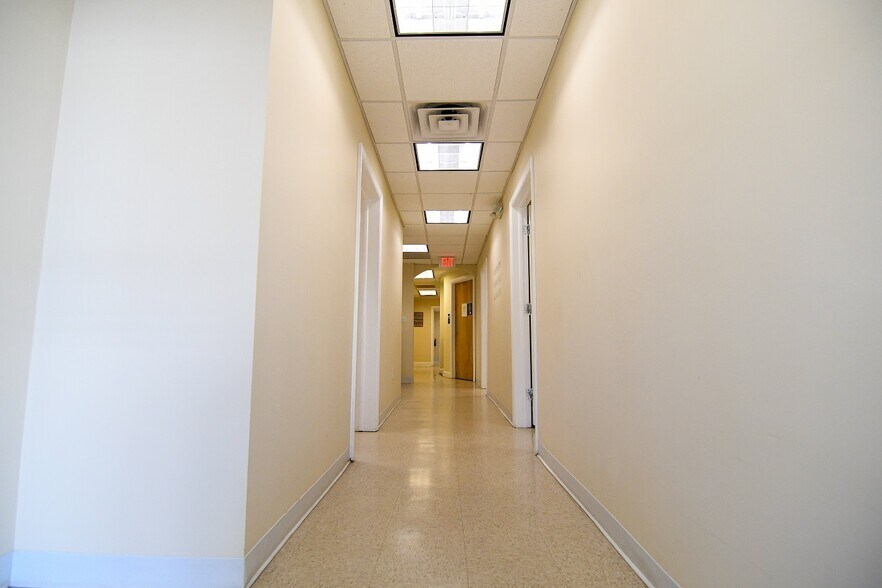 More Photos Of 1128 N Laura St, Jacksonville Medical For Sale