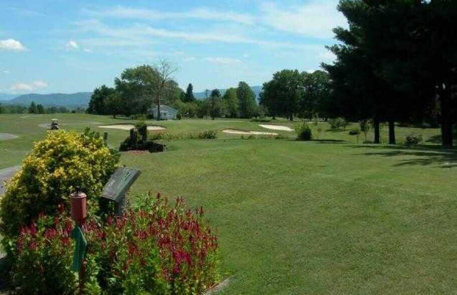 More Photos Of 704 Harrison Ferry Rd, Baneberry Golf Course Driving Range For Sale