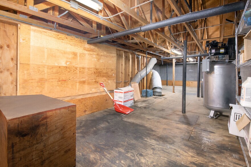 More Photos Of 810 Whispering Pines Ln, Grass Valley Refrigeration Cold Storage For Sale