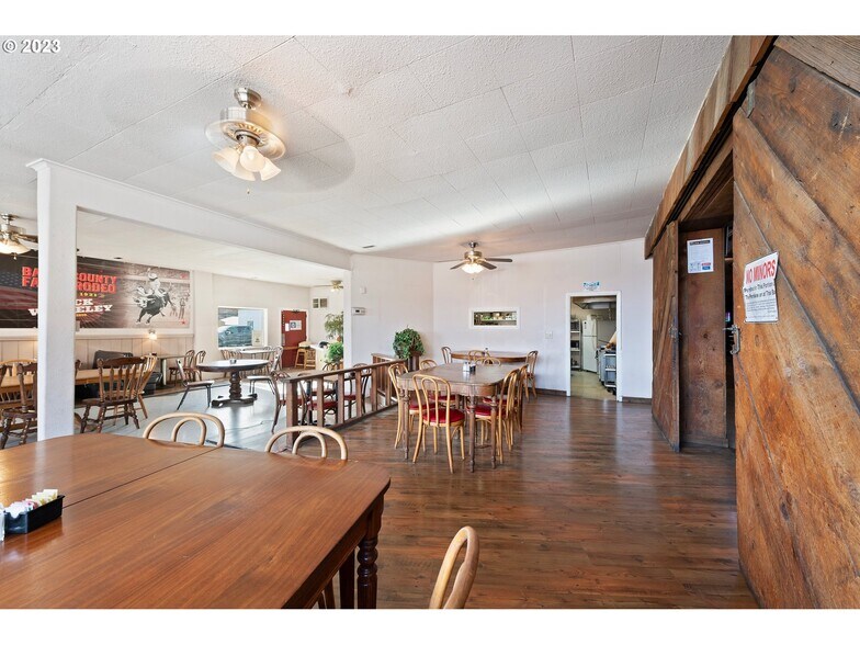 More Photos Of 105 N Main St, Halfway Restaurant For Sale