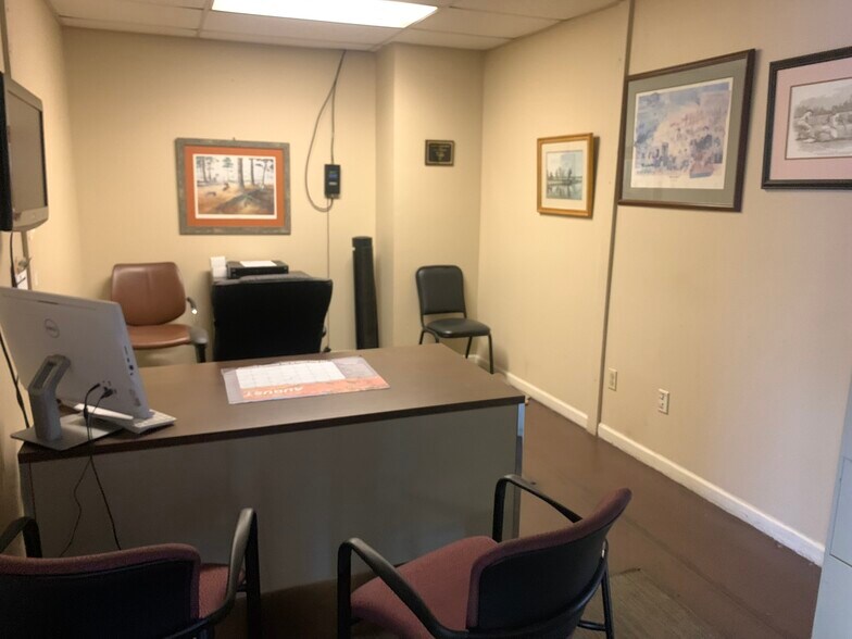 More Photos Of 6044 Hawkinsville Rd, Macon-Bibb Service For Lease
