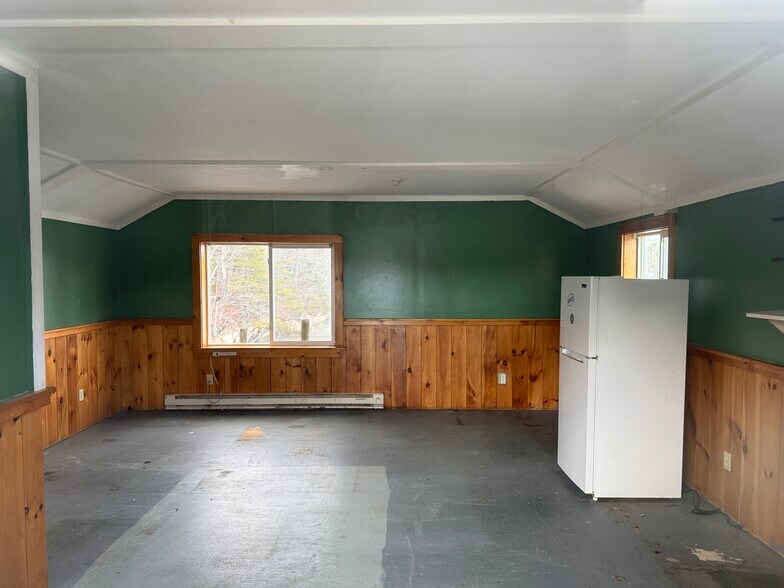 More Photos Of 37 Knickerkane Rd, Boothbay Marina For Sale