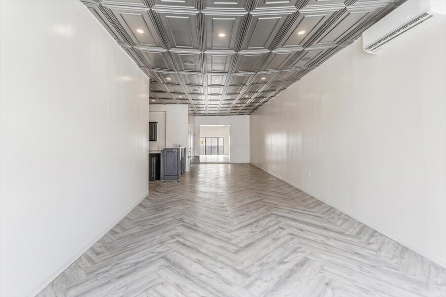More Photos Of 6717 Myrtle Ave, Glendale Storefront Retail Residential For Sale
