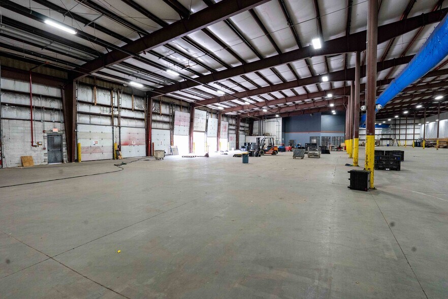 More Photos Of 208 North St, Foxborough Warehouse For Lease