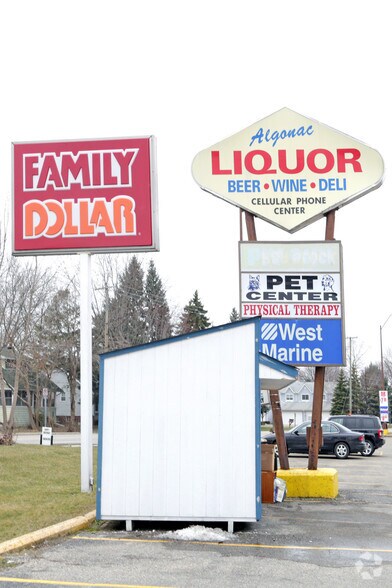More Photos Of 411-423 Michigan St, Algonac Unknown For Lease