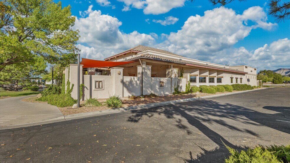 More Photos Of 3245 I-70 Business Loop, Clifton Restaurant For Sale