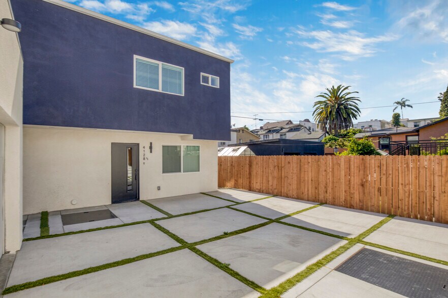 More Photos Of 4126 Clayton Ave, Los Angeles Multifamily For Sale