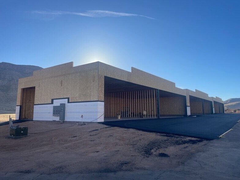 More Photos Of 1403 W 4490 S, Hurricane Airplane Hangar For Sale