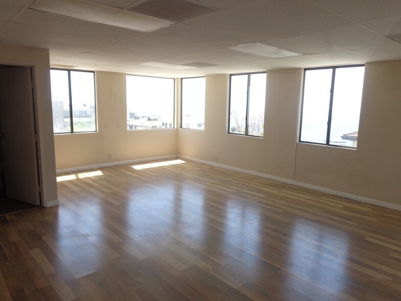 More Photos Of 1705 S Coast Hwy, Laguna Beach Storefront Retail Office For Lease