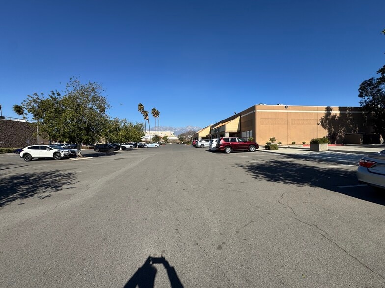 More Photos Of 2401-2455 S Vineyard Ave, Ontario Storefront For Lease