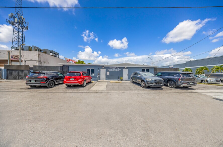 More Photos Of 2696 W 3rd Ave, Hialeah Truck Terminal For Sale