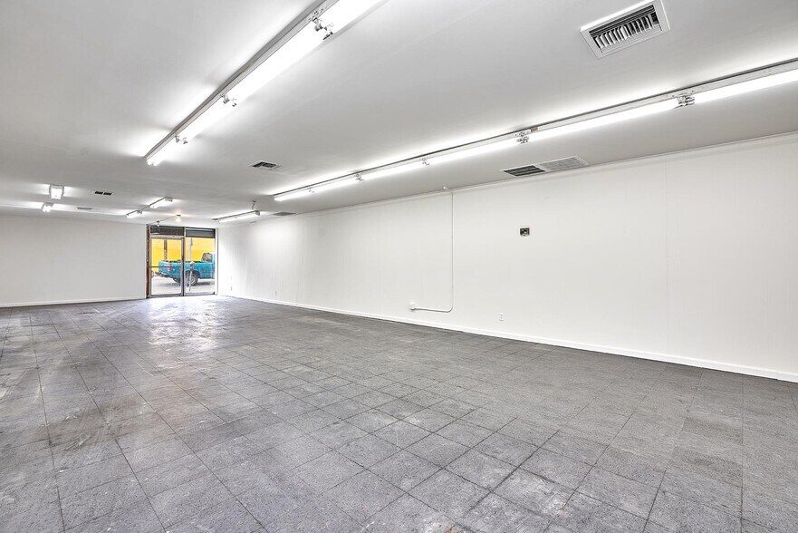 More Photos Of 4416-4430 Beverly Blvd, Los Angeles Freestanding For Lease