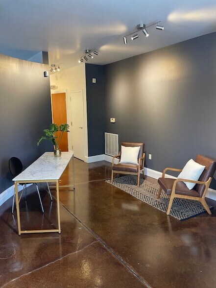 More Photos Of 727 W Hargett St, Raleigh Office Residential For Lease