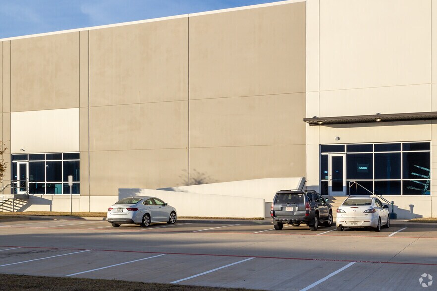 More Photos Of 1250 Wattley Way, McKinney Warehouse For Lease