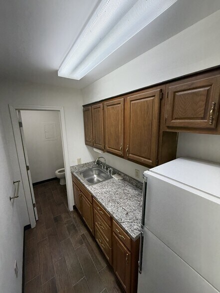 More Photos Of 1206 JW DavisSuites Ave, Hammond Office For Sale