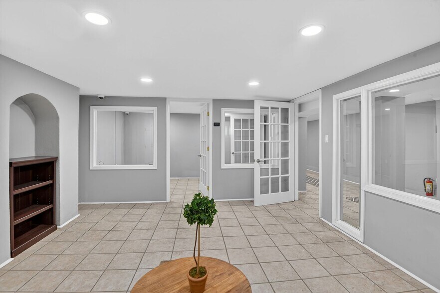More Photos Of 1115 Massachusetts Ave NW, Washington Office For Lease