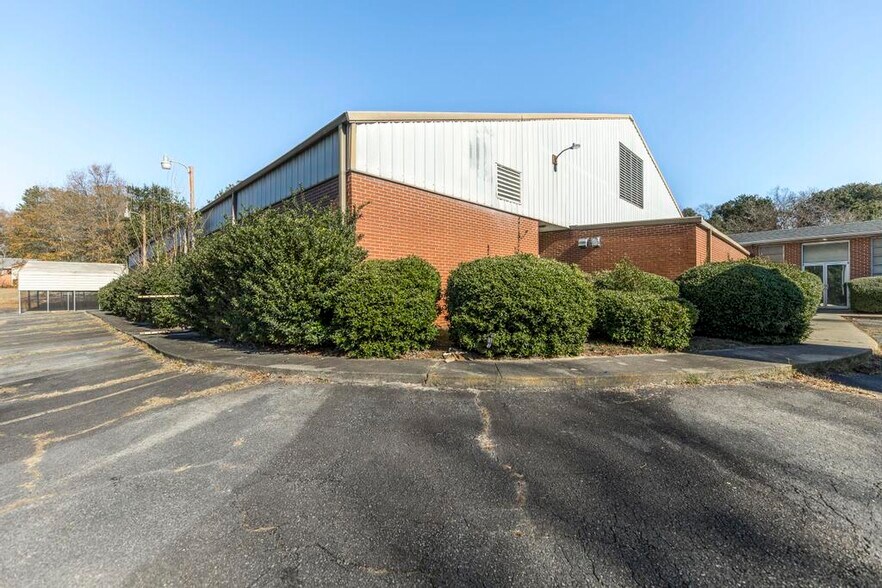 More Photos Of 2270 Shurling Dr, Macon-Bibb Religious Facility For Sale