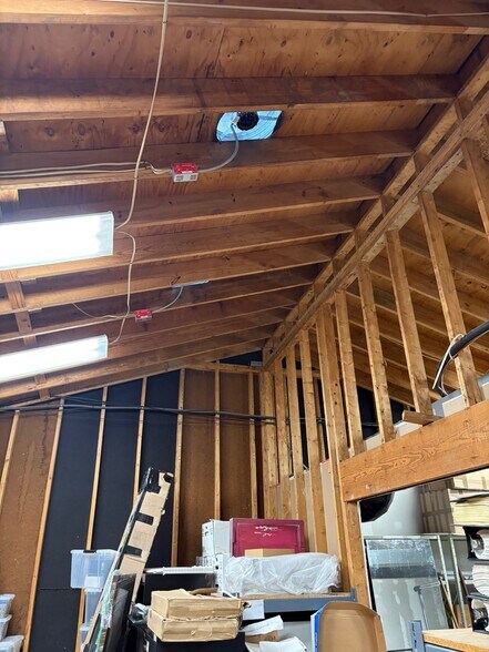 More Photos Of 1415 Shelby St, Indianapolis Office For Sale