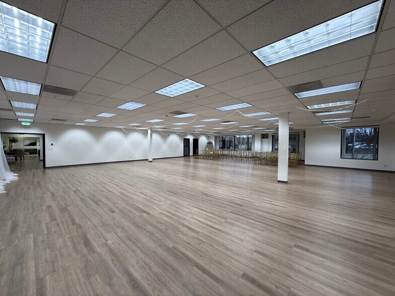 More Photos Of 2195 Larkspur Ln, Redding Office For Sale