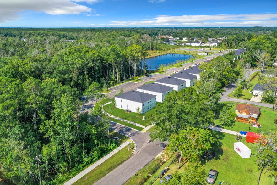 More Photos Of 6421 Breezy Oaks Way, Jacksonville Apartments For Sale