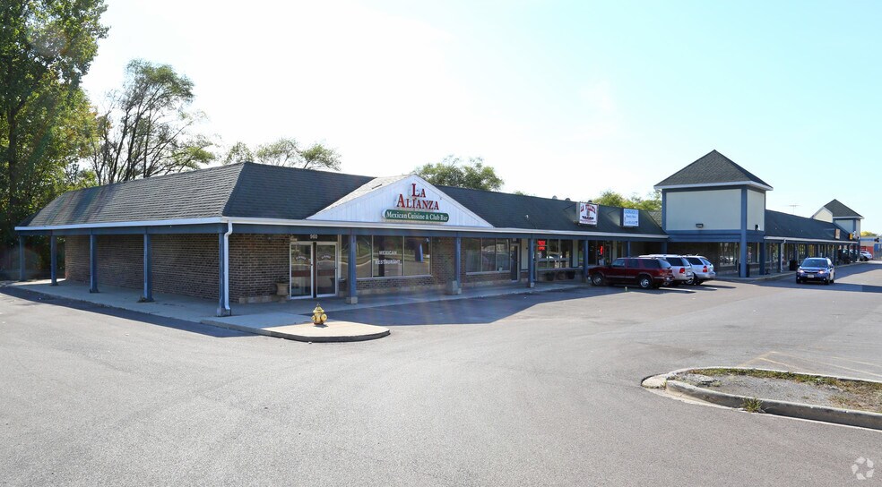 More Photos Of 920-960 E Roosevelt Rd, West Chicago Freestanding For Lease