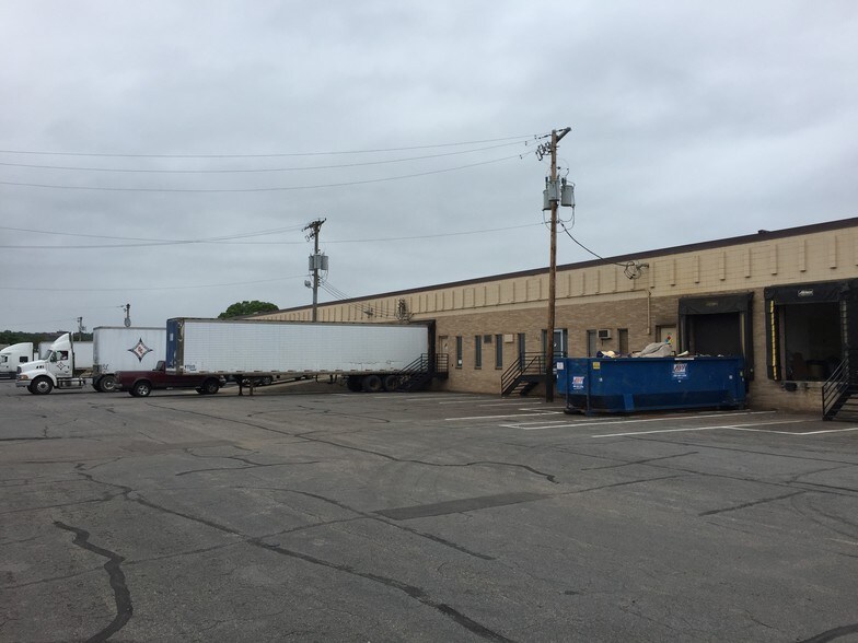 More Photos Of 240 Fillmore Ave E, Saint Paul Light Manufacturing For Lease