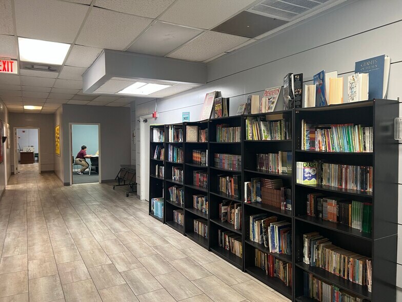 More Photos Of 1420 Mason Ave, Daytona Beach Freestanding For Sale