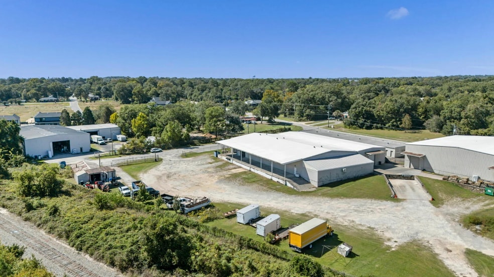 More Photos Of 1305 Dunbar Rd, Cayce Service For Lease