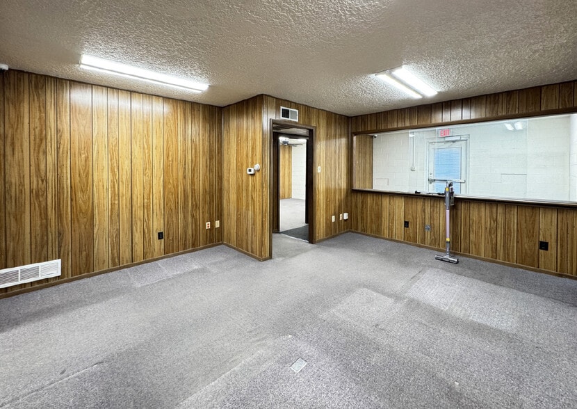 More Photos Of 9600 Bell Ave, Albuquerque Office For Sale