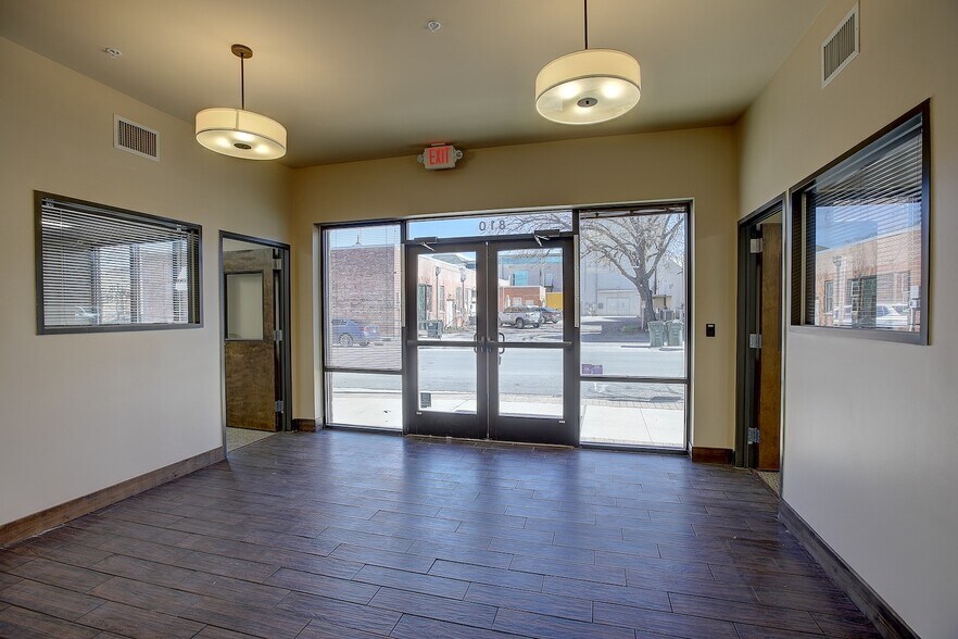 More Photos Of 810 S Rock St, Georgetown Apartments For Lease