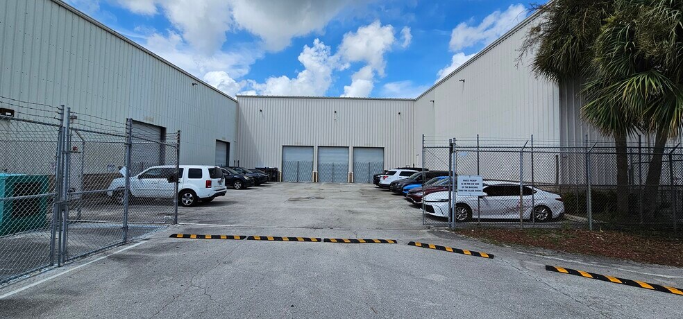 More Photos Of 3053 Industrial 31st St, Fort Pierce Warehouse For Sale