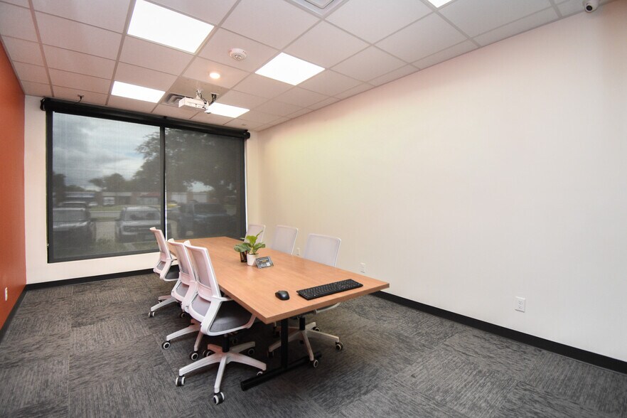 More Photos Of 4800 N Navarro St, Victoria Freestanding For Lease