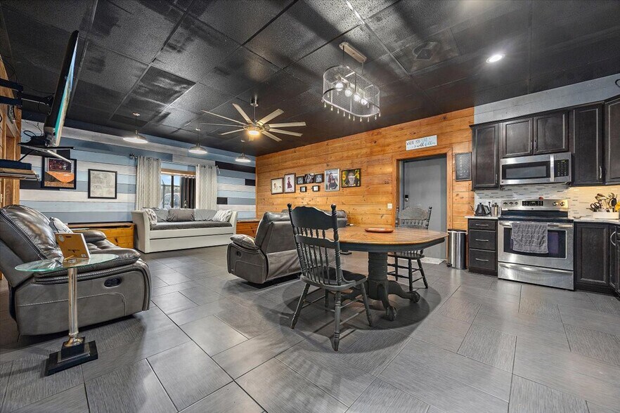 More Photos Of 551625 Us-1, Hilliard Freestanding For Sale