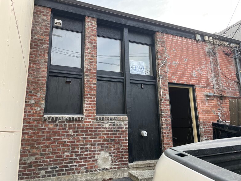 More Photos Of 2810 Colby Ave, Everett Storefront For Sale