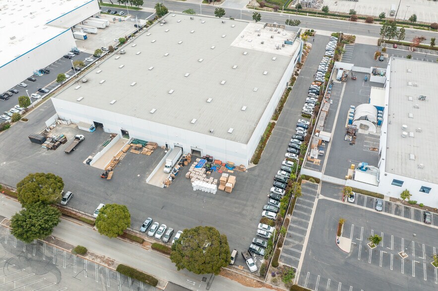 More Photos Of 14801 Able Ln, Huntington Beach Warehouse For Lease