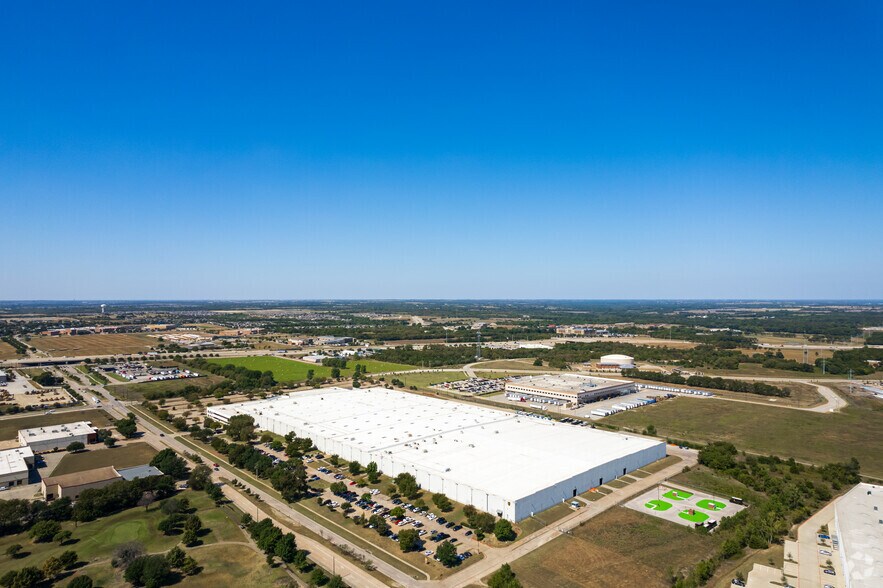 More Photos Of 350 Cypress Hill Dr, McKinney Warehouse For Lease