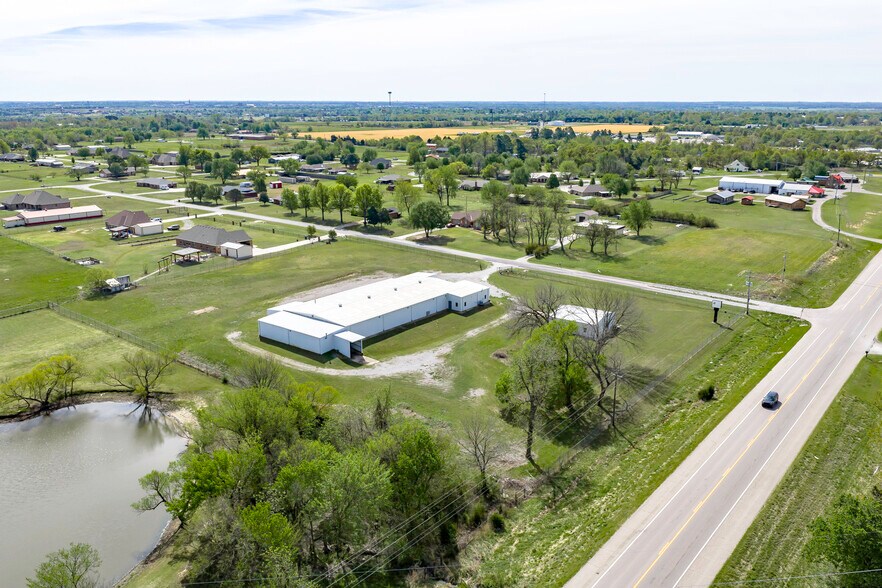 More Photos Of 6121 Highway 177, Shawnee Warehouse For Lease