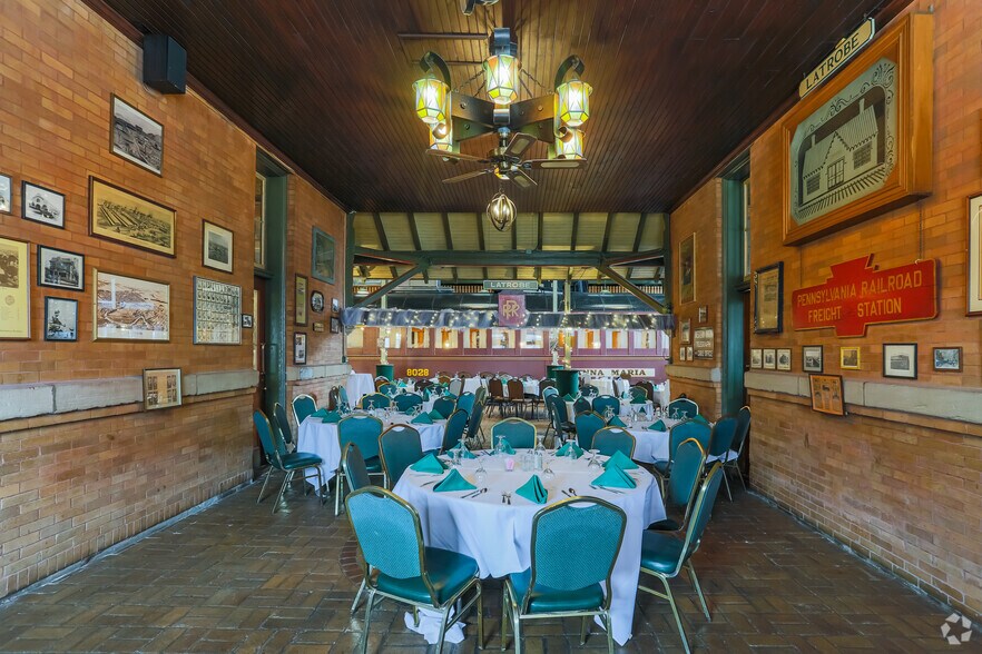More Photos Of 325 McKinley Ave, Latrobe Restaurant For Sale