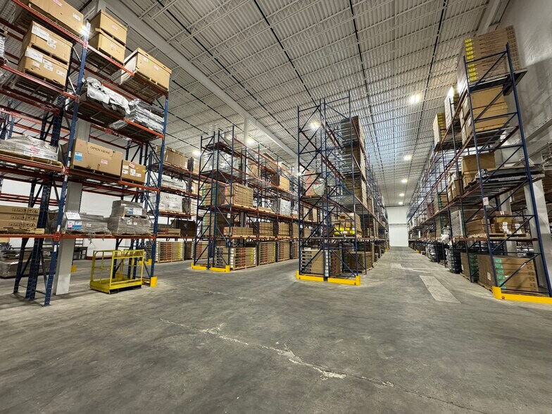 More Photos Of 3701 Main St, Elkhart Industrial For Lease