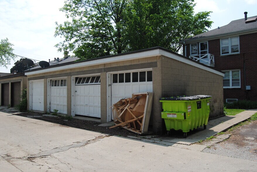 More Photos Of 2840 N 76th St, Milwaukee Apartments For Sale