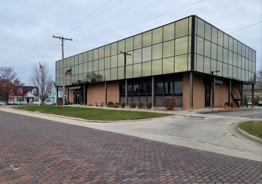 More Photos Of 402 N Sangamon Ave, Gibson City Office For Sale