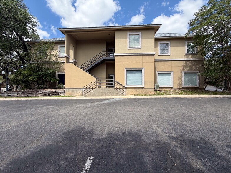 More Photos Of 13526 George Rd, San Antonio Office For Lease