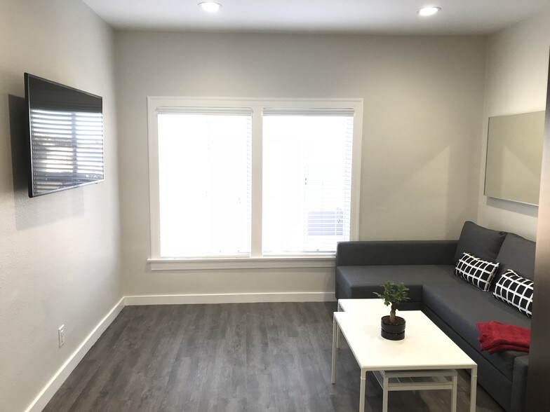 More Photos Of 200-210 W Grand Ave, El Segundo Apartments For Sale