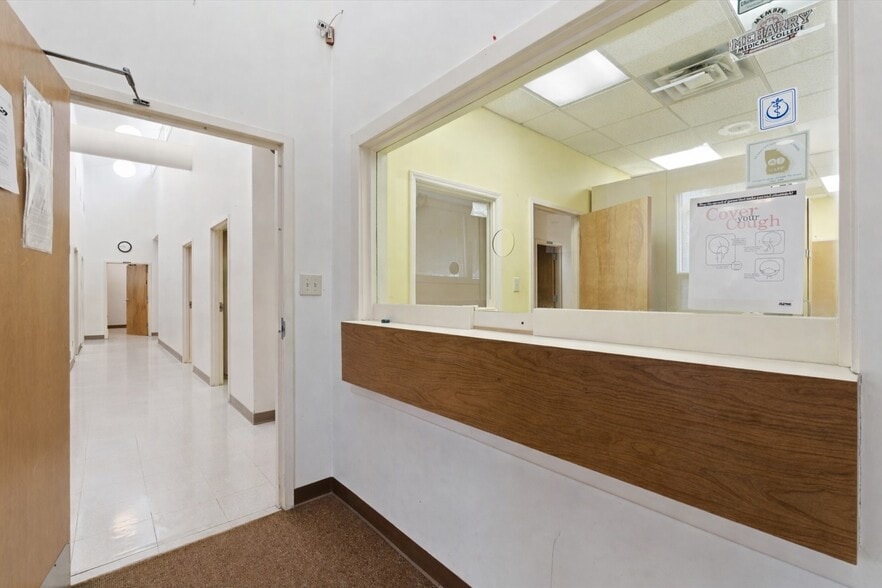 More Photos Of 812 S Main St, Cedartown Rehabilitation Center For Sale