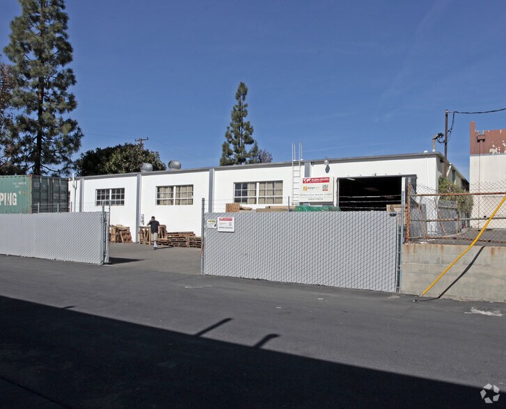 More Photos Of 3015 Kilson Dr, Santa Ana Warehouse For Lease