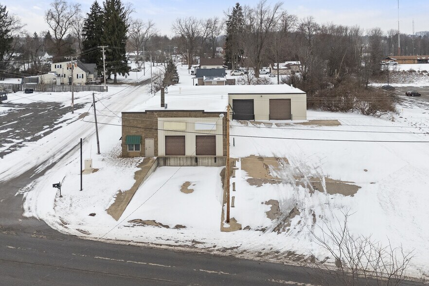 More Photos Of 922 W Fourth St, Mansfield Warehouse For Lease