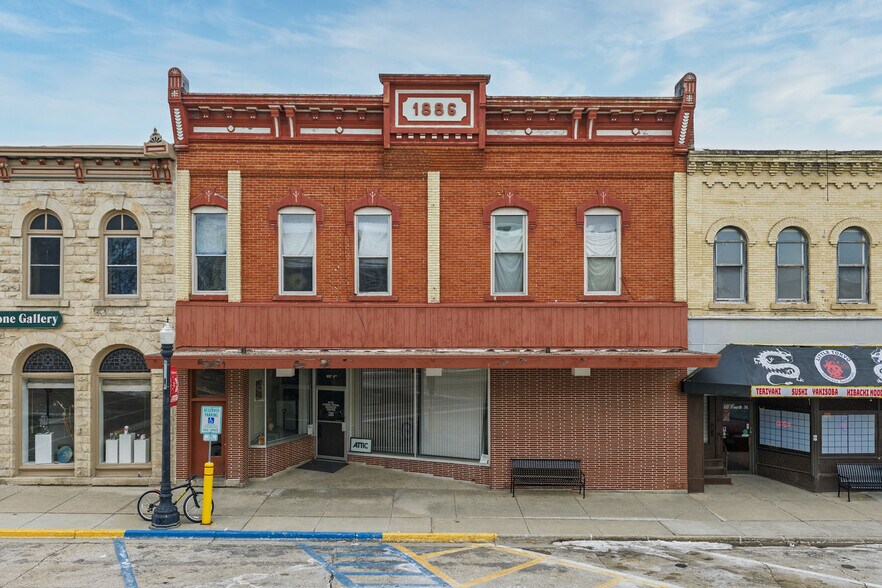 Primary Photo Of 107 4th St, Baraboo Office For Sale