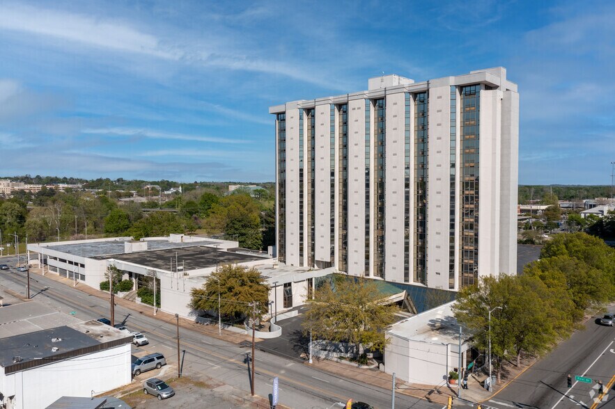 More Photos Of 108 1st St, Macon-Bibb Hotel For Sale