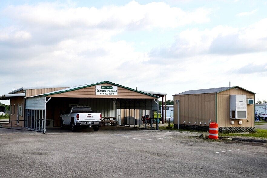 More Photos Of 24313 County Rd 46, Angleton Trailer Camper Park For Sale